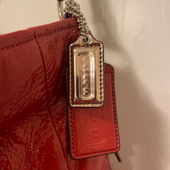 Coach tomato red patent style bag and dust bag - Picture 3 of 13